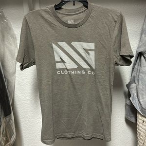 2/$10 Dig Clothing Company tee XS